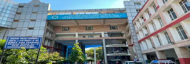 campus Atal Bihari Vajpayee Institute of Medical Sciences and Dr. RML Hospital