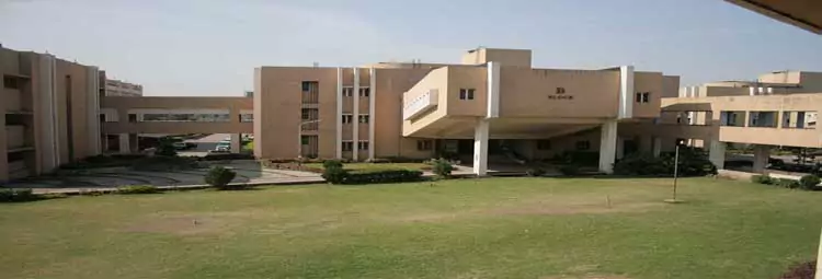 campus Surat Municipal Institute of Medical Education & Research