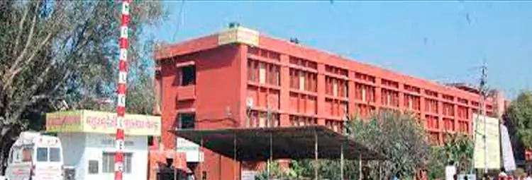 campus Maharani Laxmi Bai Medical College