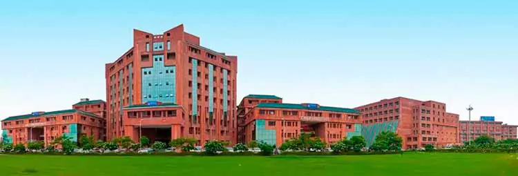 campus School of Dental Sciences - Sharda University