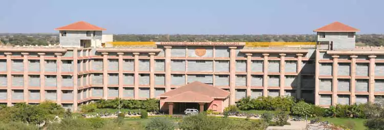 campus Ruxmaniben Deepchand Gardi Medical College